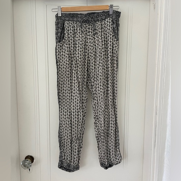 American Eagle Outfitters Pants - American Eagle Pattern Drawstring Pants